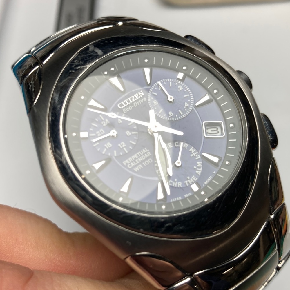 Citizen perpetual calendar Eco Drive, E810-H27074, stainless, small wrist only - Picture 9 of 14
